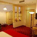 Hotel 2 Kitarrat Boutique & 4*