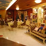 2 Kitarrat Boutique & 4*