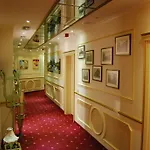 2 Kitarrat Boutique & 4* Durres