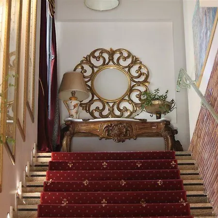 2 Kitarrat Boutique & Otel 4*