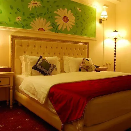 2 Kitarrat Boutique & 酒店 4*