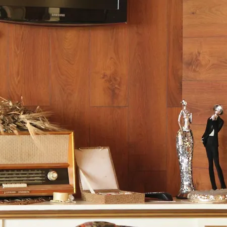 2 Kitarrat Boutique & 4* Durrës