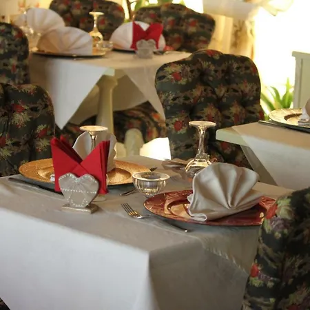 2 Kitarrat Boutique & Szálloda 4*