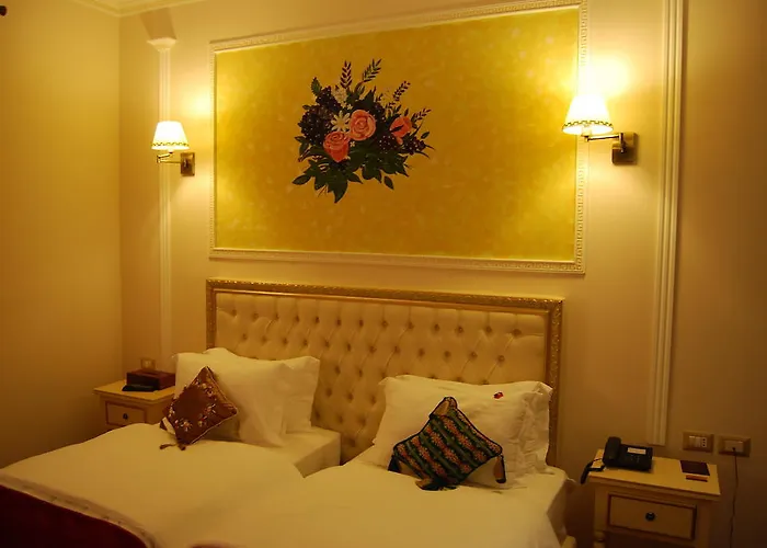 2 Kitarrat Boutique &