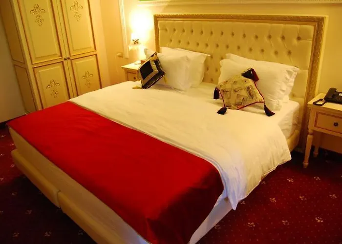 2 Kitarrat Boutique & 4*