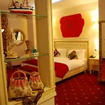 2 Kitarrat Boutique & 4*