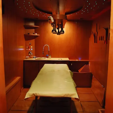 2 Kitarrat Boutique & فندق 4*