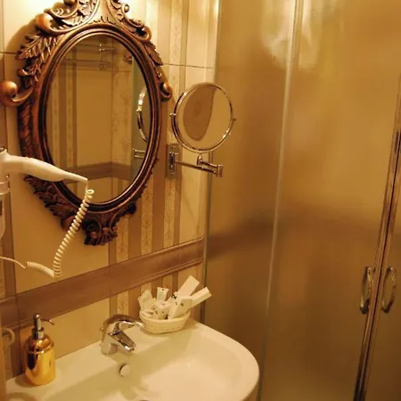 2 Kitarrat Boutique & فندق