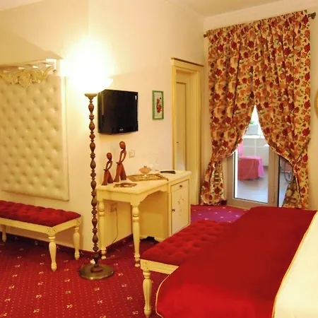 فندق 2 Kitarrat Boutique & دراس