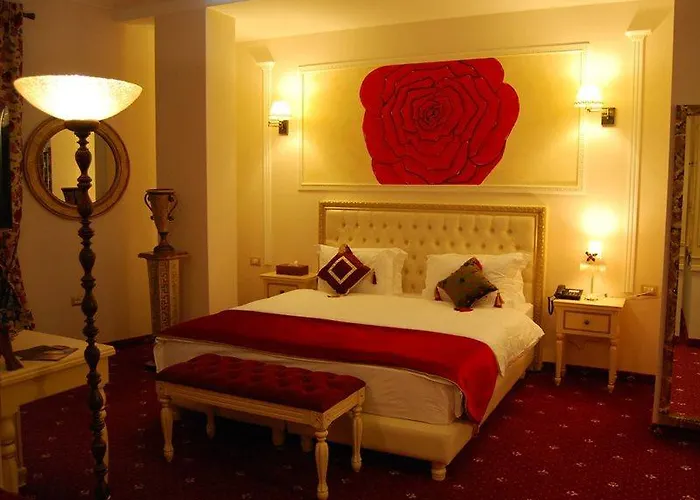 2 Kitarrat Boutique & 4*