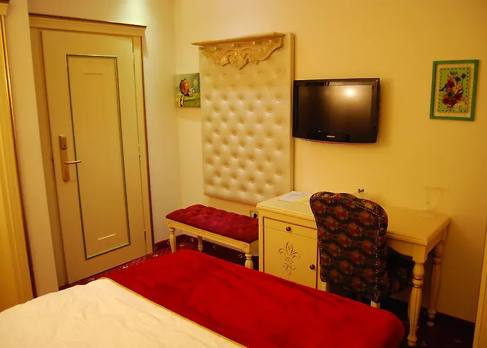 2 Kitarrat Boutique & 4*