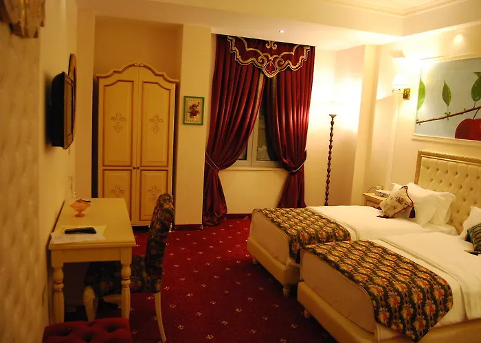 2 Kitarrat Boutique & Отель