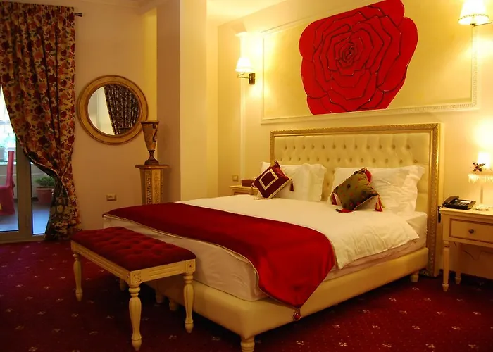 2 Kitarrat Boutique & Дуррес