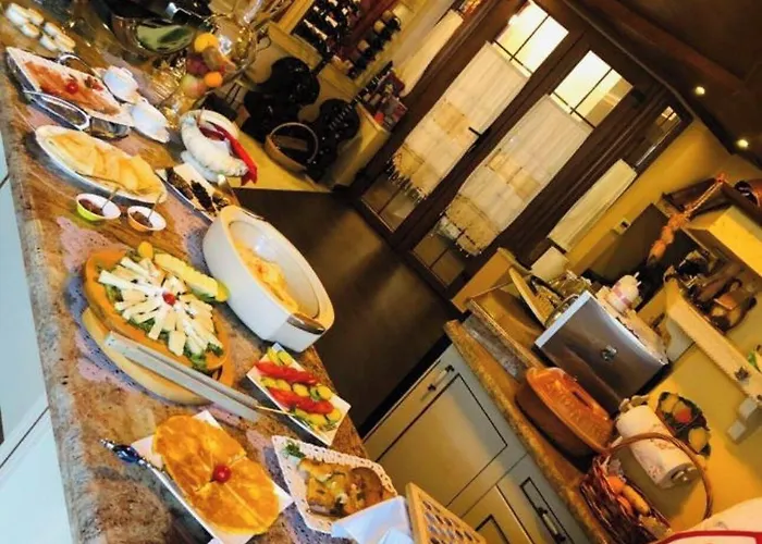 2 Kitarrat Boutique & Отель