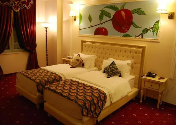 2 Kitarrat Boutique & Отель