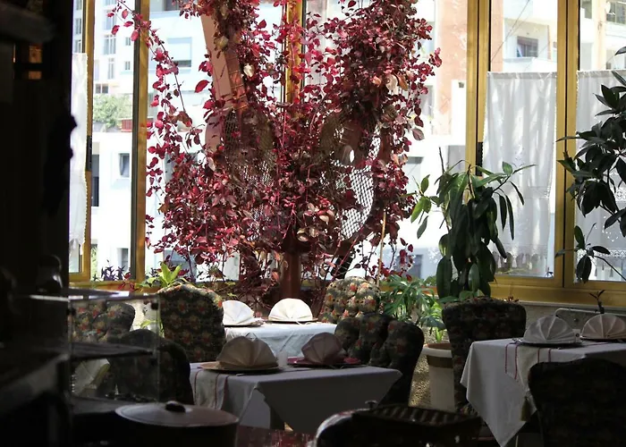 Отель 2 Kitarrat Boutique &