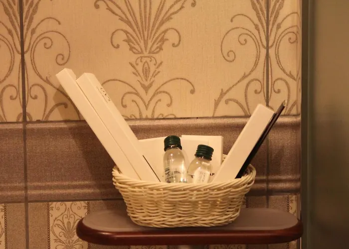 2 Kitarrat Boutique & Отель Дуррес