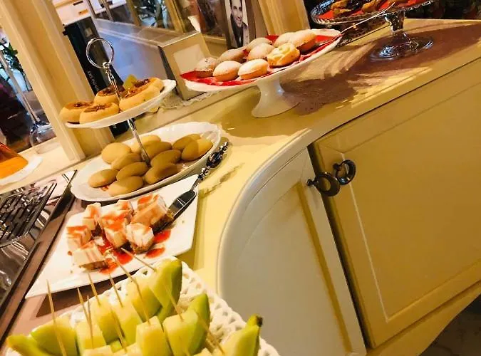 Отель 2 Kitarrat Boutique & 4*